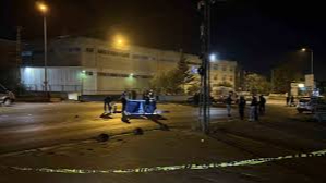 Polis yeleği giymiş şahsı vurup kaçtılar