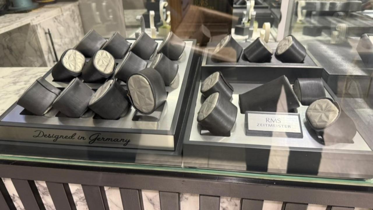 1 dakikada 3 kilo altını çaldılar