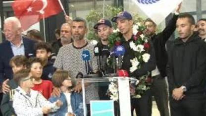 2025 Dünya Superbike şampiyonu Toprak Razgatlıoğlu, yurda döndü