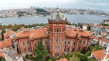 571 yıllık Fener Rum Okulu güçlendirme maliyetini karşılayamadı, yeni bina arıyor