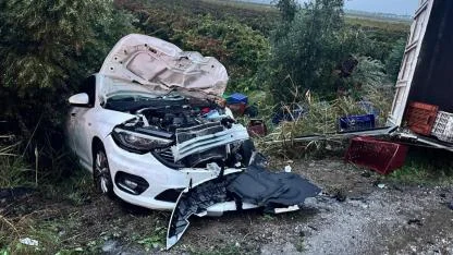 Alaşehir’de kontrolden çıkan kamyonet dehşet saçtı