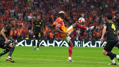 Aslan evinde  Göztepe'yi  3 golle geçti