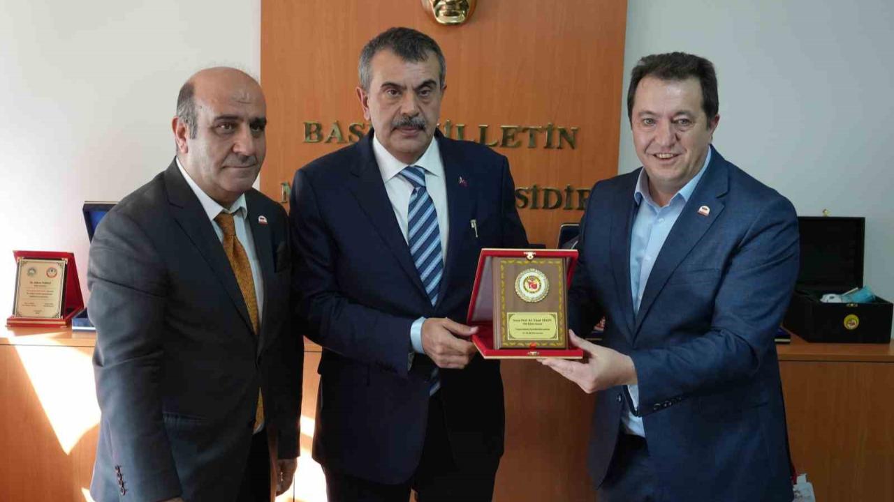 Bakan Tekin Doğu Anadolu Gazeteciler Cemiyetini ziyaret etti