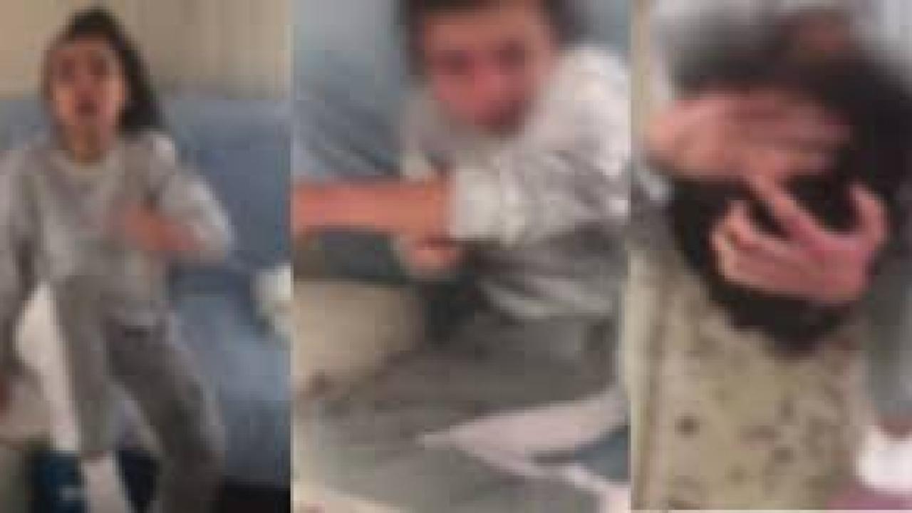 Darbettiği kız kardeşinin üzerine kaynar su döküp özür diletti