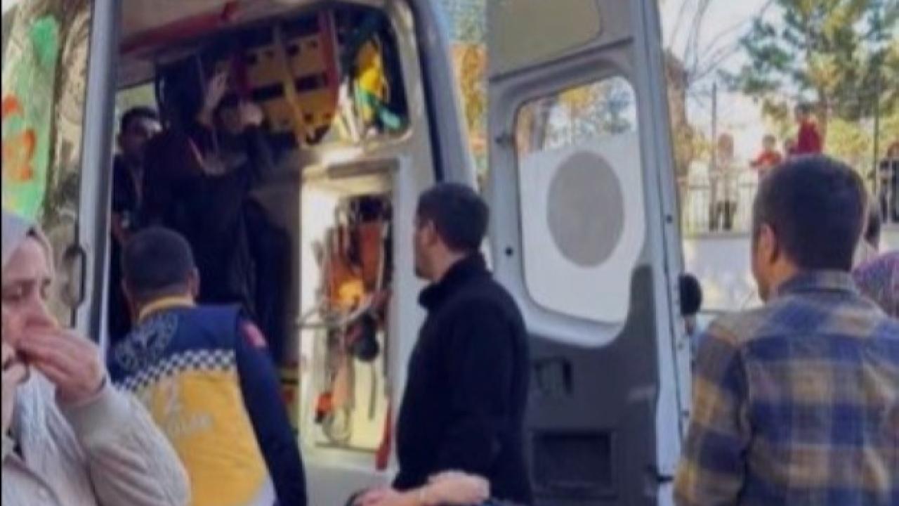 Erzurum’da okul merdivenlerde izdiham yaşandı: 23 öğrenci yaralandı