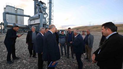 Aziziye ilçesinde belediyenin yatırım ve hizmetlerine yönelik olarak saha gezisi düzenlendi.