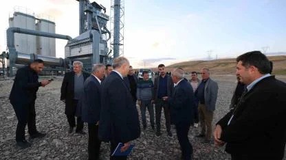 Aziziye ilçesinde belediyenin yatırım ve hizmetlerine yönelik olarak saha gezisi düzenlendi.