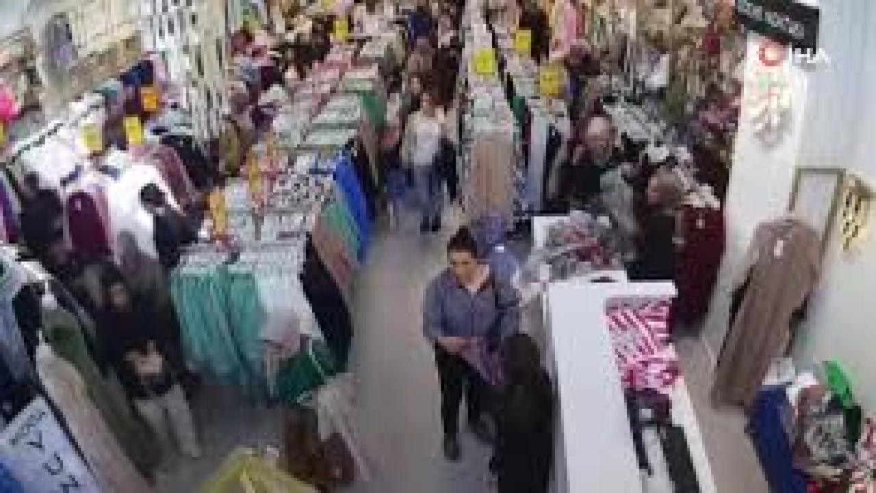 Esenyurt’ta mağazada deprem anı kamera görüntüleri