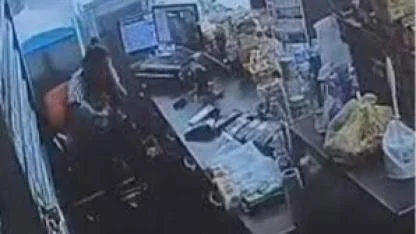 Eski eşini kucağındaki bebeğe aldırmadan bıçaklamıştı, tutuklandı