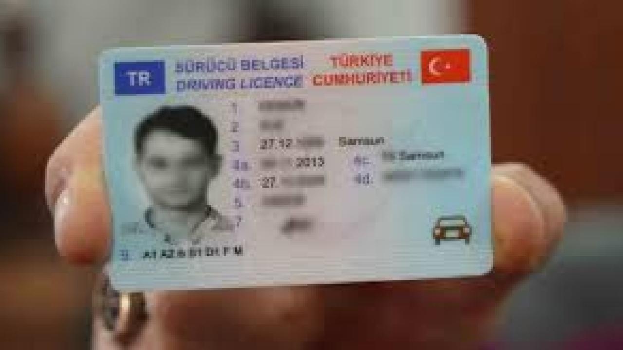 Eski tip ehliyetleri yenileme işlemi son gününde devam ediyor