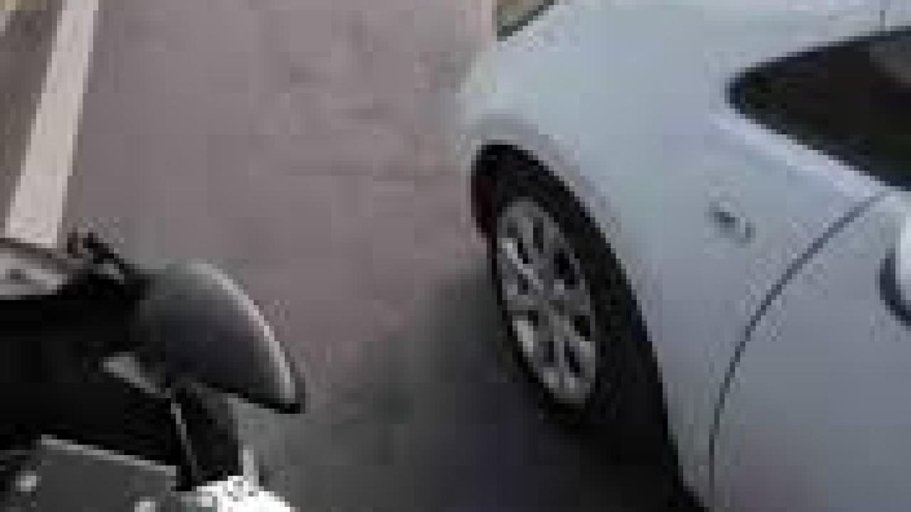 "Hak edene hak ettiğini vereceksin" dedi, aynayı parçaladı