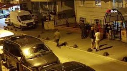 İstanbul’da depremi hisseden vatandaşlar sokağa döküldü