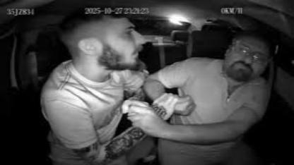 İzmir’de taksi şoförünün darbedildiği anlar kamerada