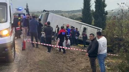 İzmir’e dönen tur otobüsü şarampole yuvarlandı; 2 ölü 5 yaralı