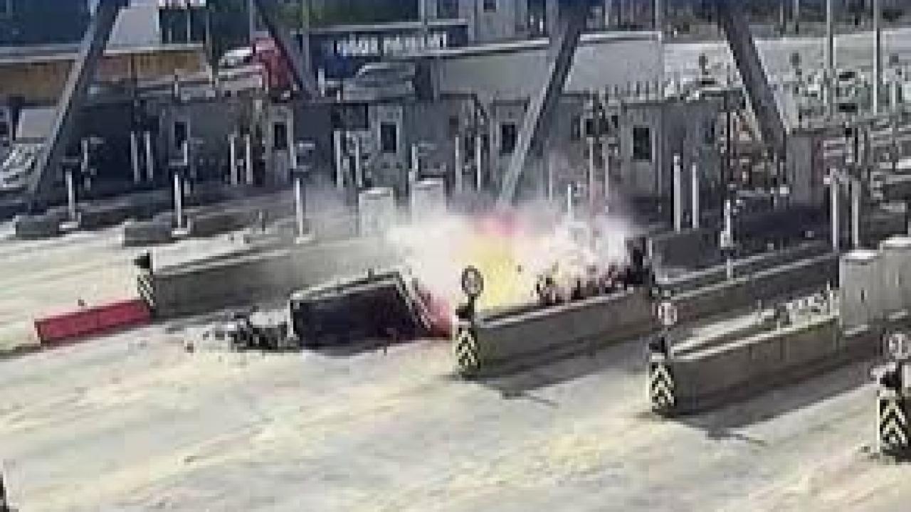Kuzey Marmara Otoyol gişesinde feci kaza