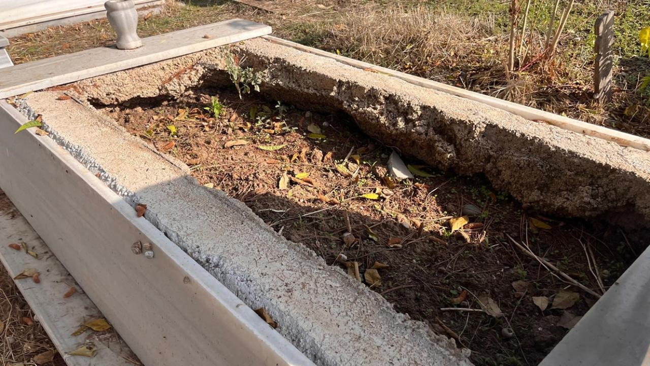 Mezar mermerlerini çalıp evinin bahçesine döşeyen şüpheli yakalandı