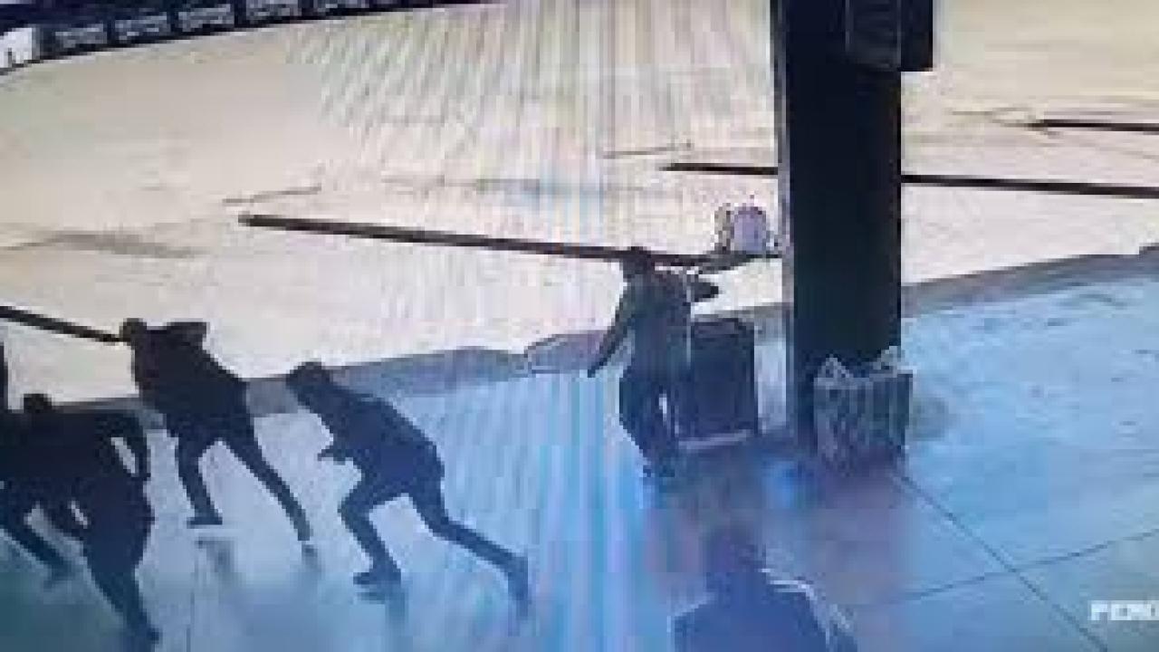 Otogarda beylik tabancasıyla etrafa rastgele ateş açtı