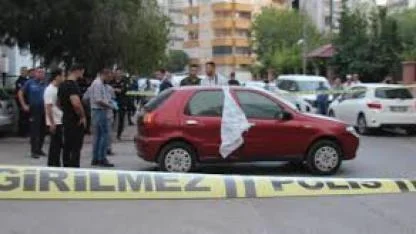 Otomobilde sır ölüm