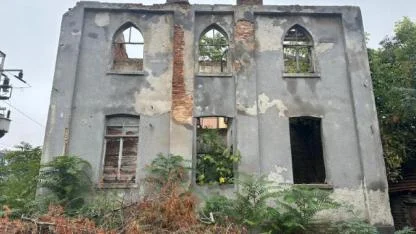 Sultan II. Abdülhamid Han’ın inşa ettirdiği postane binası restore edilmeyi bekliyor