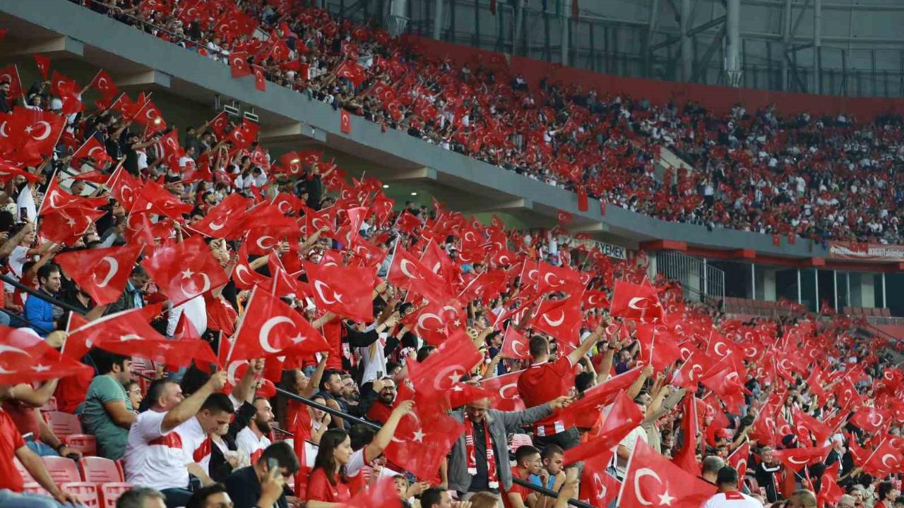 Türkiye - Gürcistan maçının tribün gelirleri Gazze’ye bağışlanacak