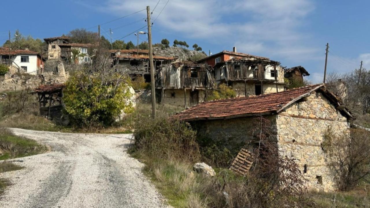 450 yıllık köy hayalet köye dönüştü