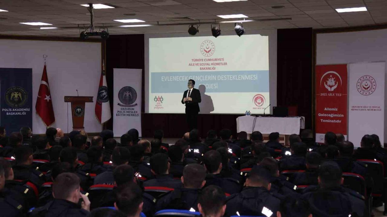 &quot;Ailemle Güvendeyim&quot; projesi kapsamında polis adaylarına eğitim verildi