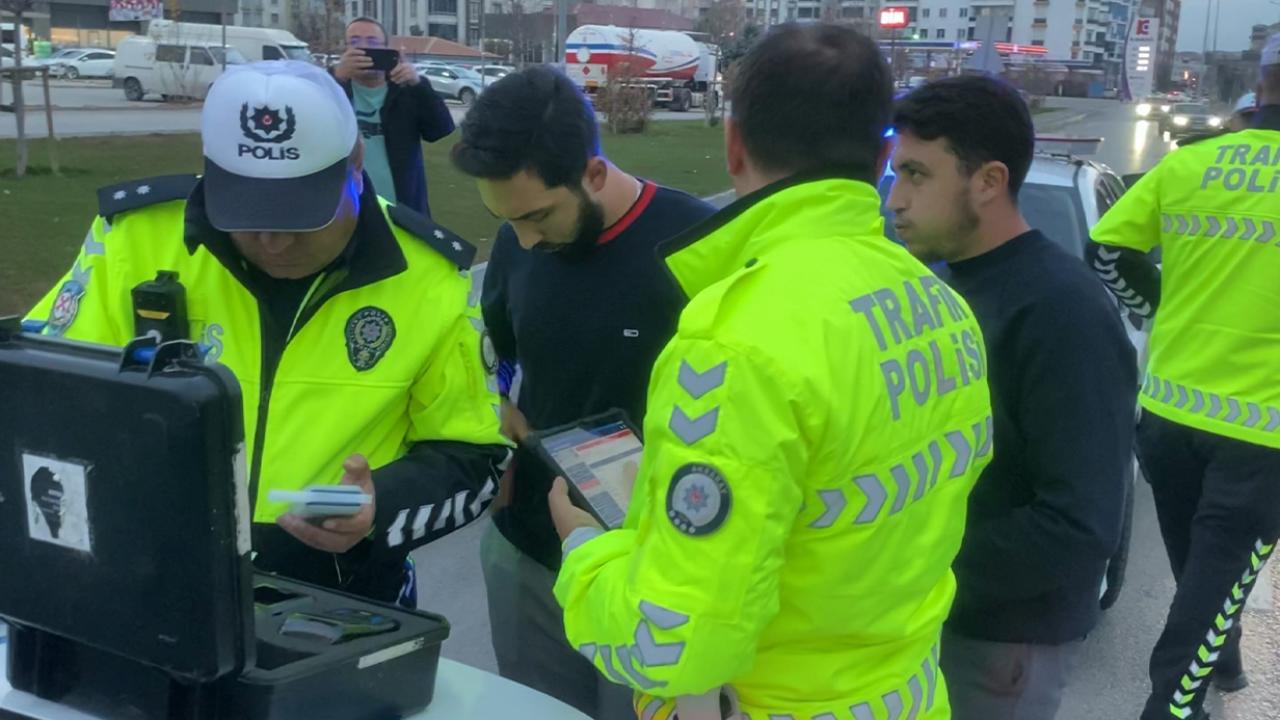 Alkollü sürücü emniyeti alarma geçirdi, ehliyeti daimi iptal edildi