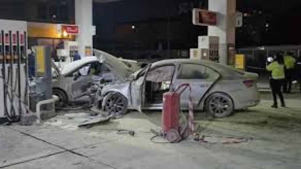 Araç benzinliğe daldı, facianın eşiğinden dönüldü