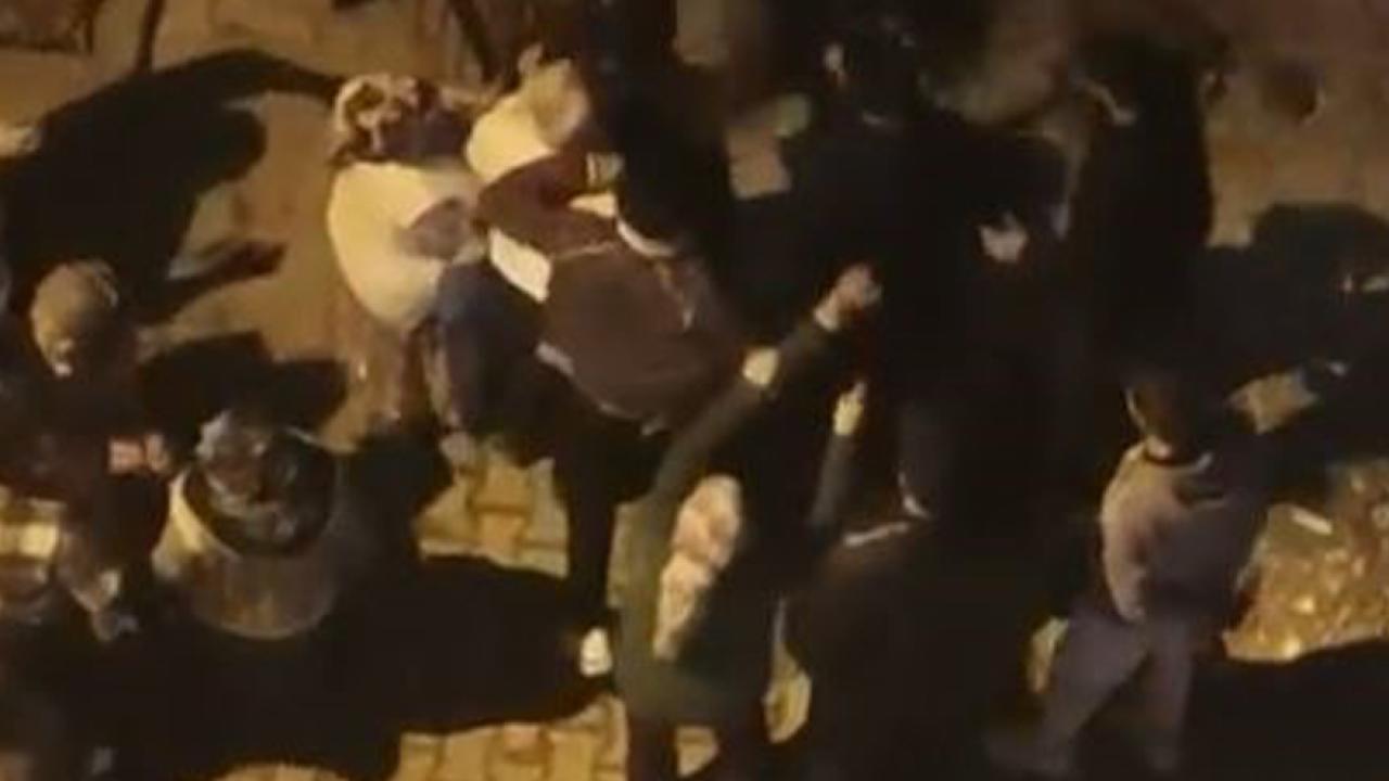 Arnavutköy’de ’ses’ tartışması sopalı kavgaya dönüştü