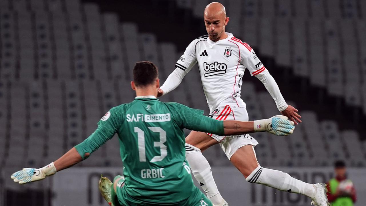 Beşiktaş Karagümrük&#039;ü rahat geçti