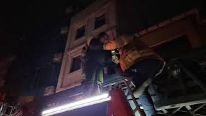 Beyoğlu’nda korkutan yangın: 4 kişi binada mahsur kaldı