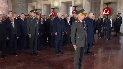 Devlet erkanı Anıtkabir'de