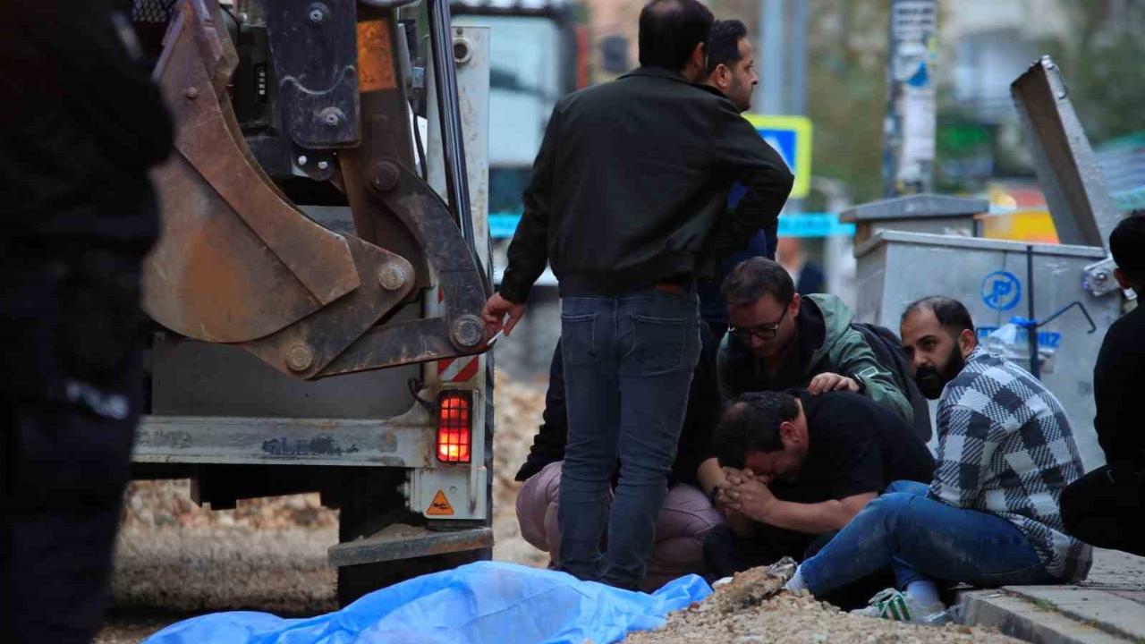 Ekmek almaya giderken kepçenin altında kalan yaşlı adam hayatını kaybetti