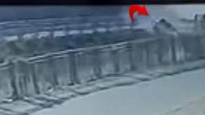 Hafif ticari araç sulama kanalına uçtu