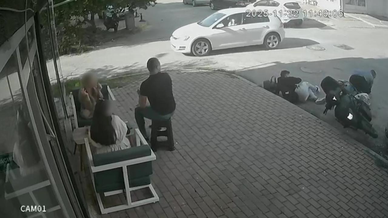 Kasksız yolcu kafasını kaldırıma çarpmaktan kıl payı kurtuldu