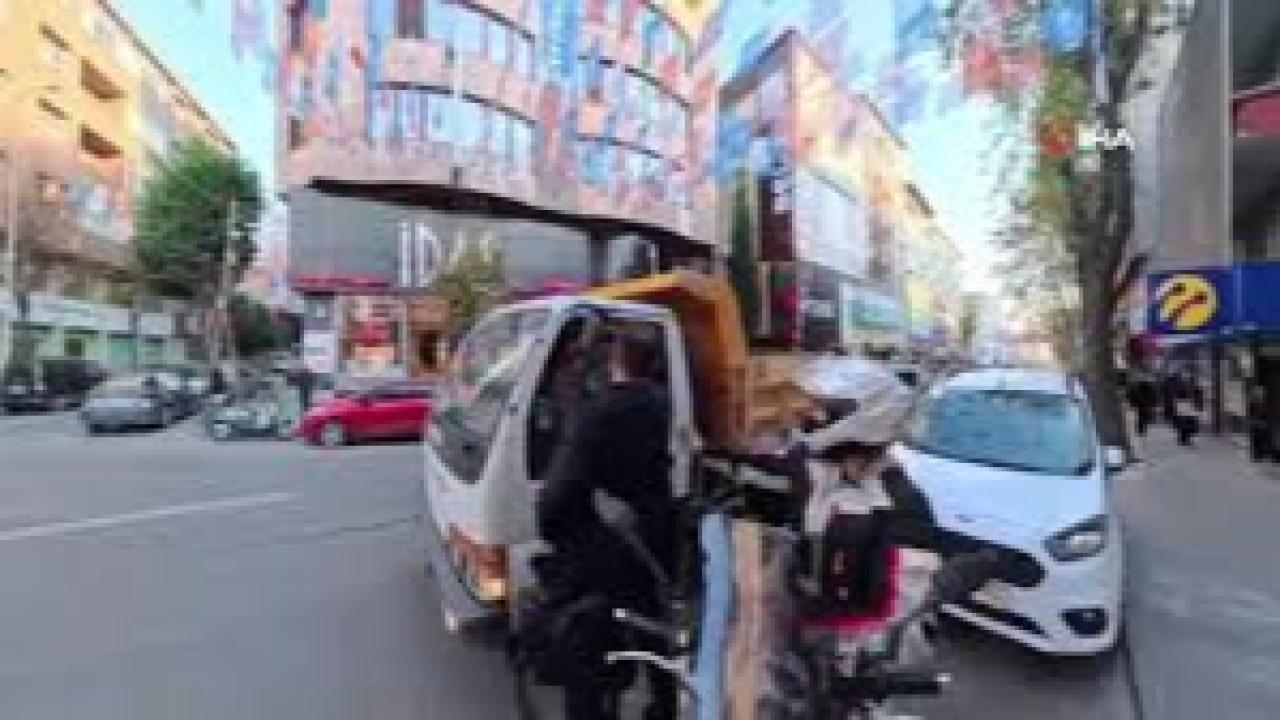 Kornaya basan sürücüyü önce uyardı sonra darbetti