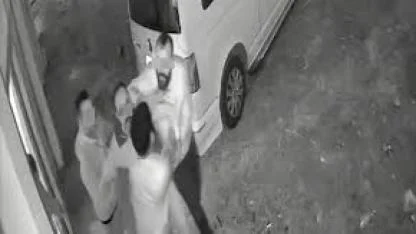 Kukla sanatçısı boşanma aşamasındaki eşi ve ailesi tarafından darbedildi