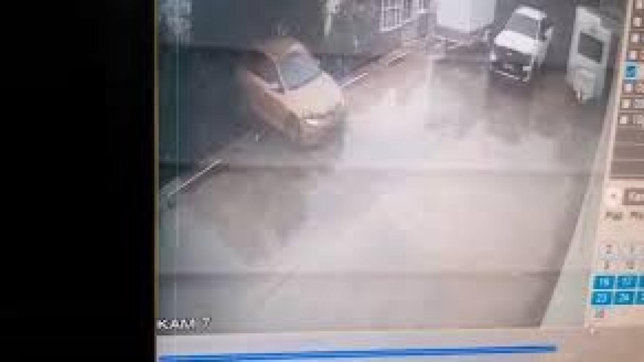 Otoparktan çıkan otomobil, 10 metrelik yükseklikten bahçeye uçtu: 1 yaralı