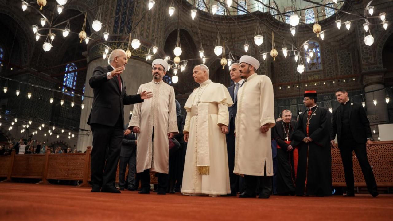 Papa 14. Leo, Sultanahmet Camii’ni hayranlıkla inceledi, Sultanahmet Cami müezzini Musa Aşgın Tunca o anları anlattı