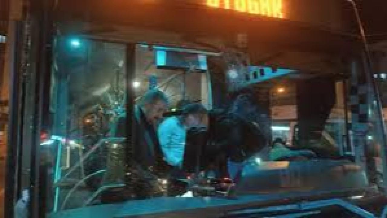 Şanlıurfa’da cadde ortasında silahlı kavga kamerada