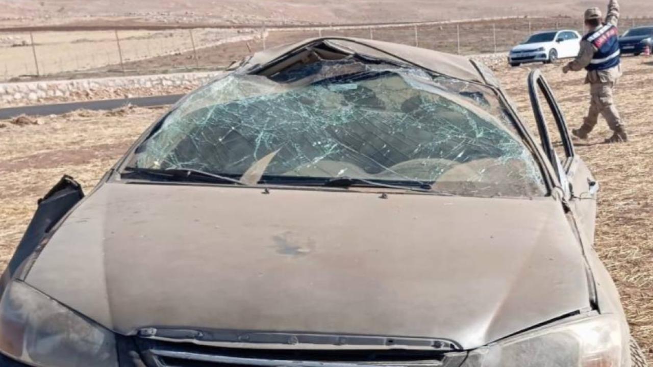 Siirt’te otomobil takla attı, camdan fırlayan çocuk hayatını kaybetti
