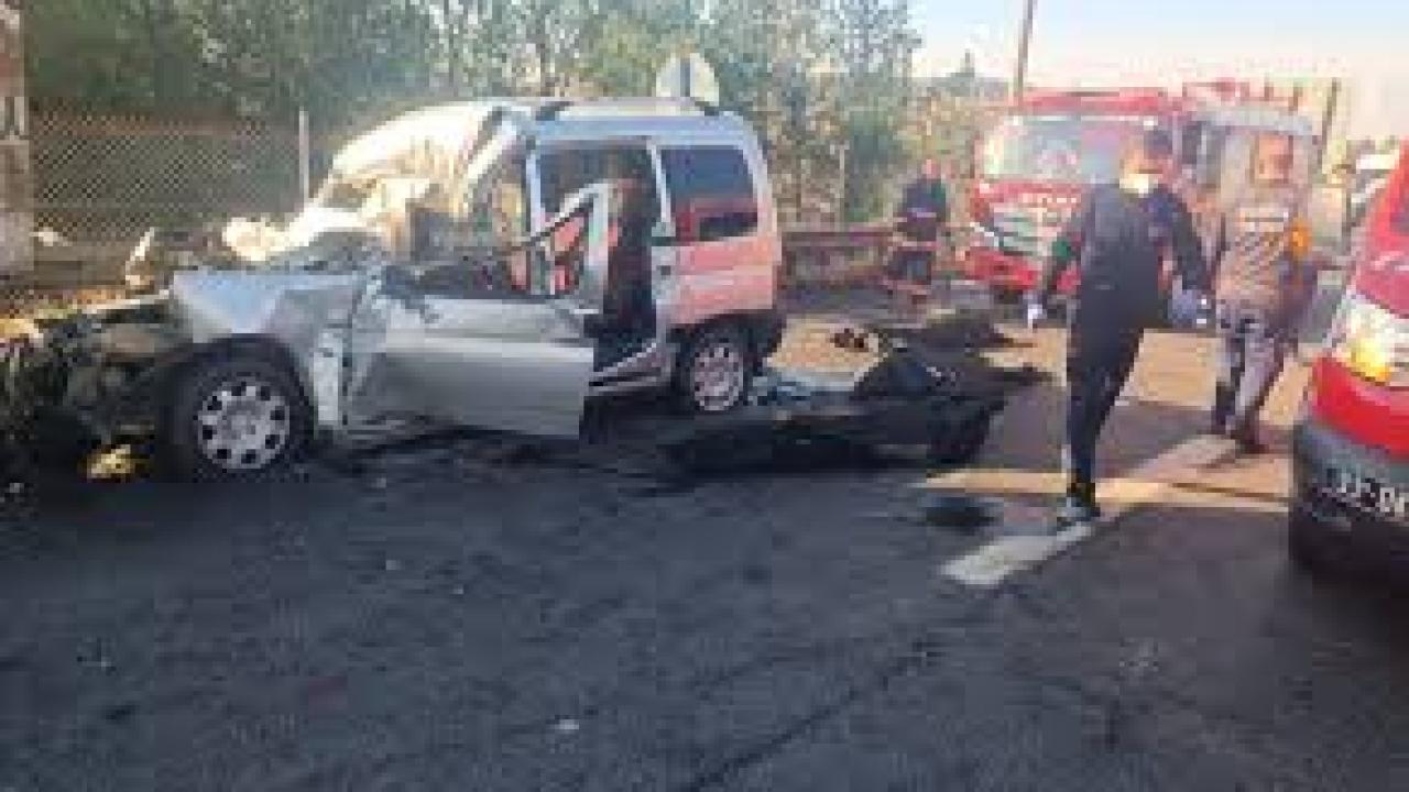 Tarsus’ta trafik kazası: 3 ölü, 3 yaralı