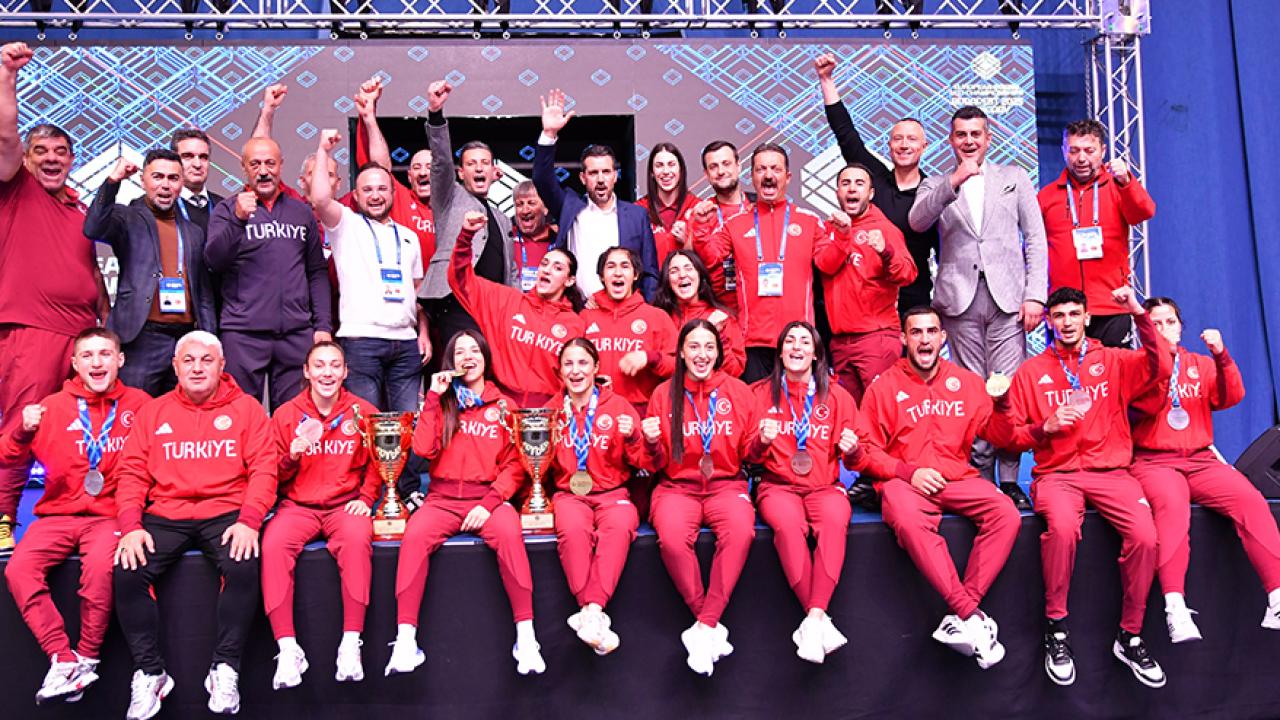 U23 Avrupa Boks Şampiyonası’nda millilerden tarihi zafer