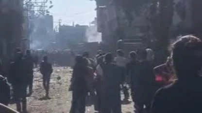 Adana’da bir mahalle taş, şişe ve sopalarla birbirine girdi