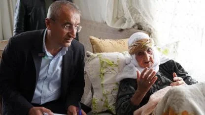 Adıyamanlı Hanım Orman, 105 yaşında AK Parti’ye üye oldu