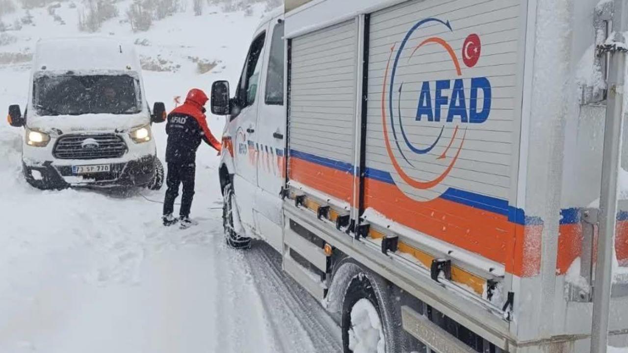 AFAD: "Turuncu ve sarı uyarı verilen illerde 22 bin 813 personel, 7 bin 689 araç/iş makinesi görev aldı"