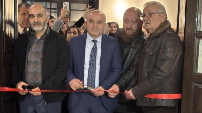 Ailenin önemi, hat sanatının zarafetiyle yorumlandı