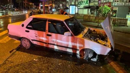 Alkollü ve ehliyetsiz kadın sürücü dehşet saçtı