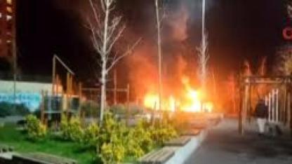 Beylikdüzü’nde çocuk parkı alev alev yandı