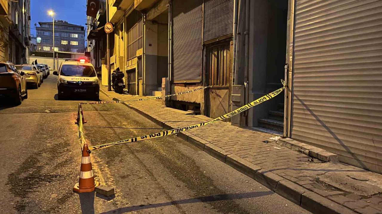 Cam silerken 3. kattan düşen kadın ağır yaralandı